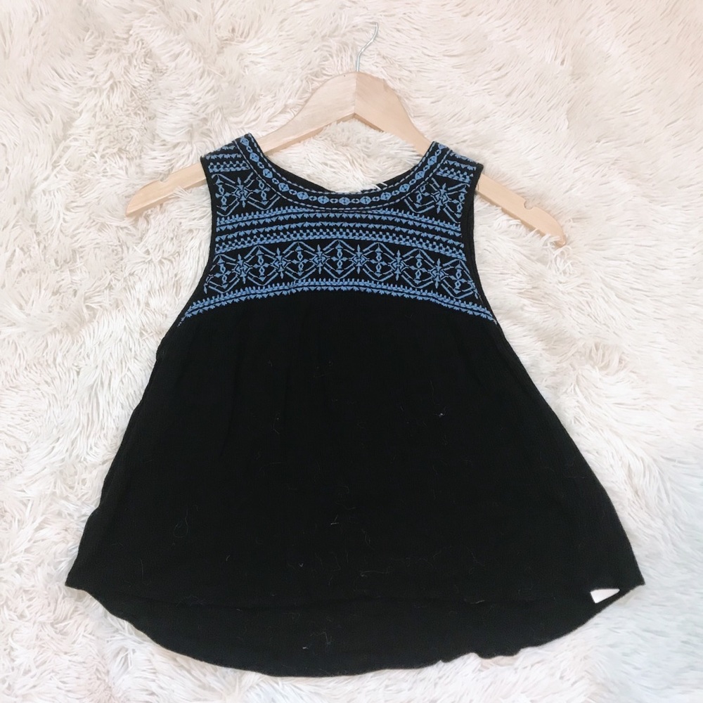 Black crop top